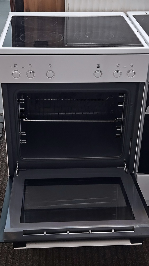 Sklokeramický sporák BOSCH, horkovzdušná trouba – Volně stojící sporáky | Elektro Bazar Liberec