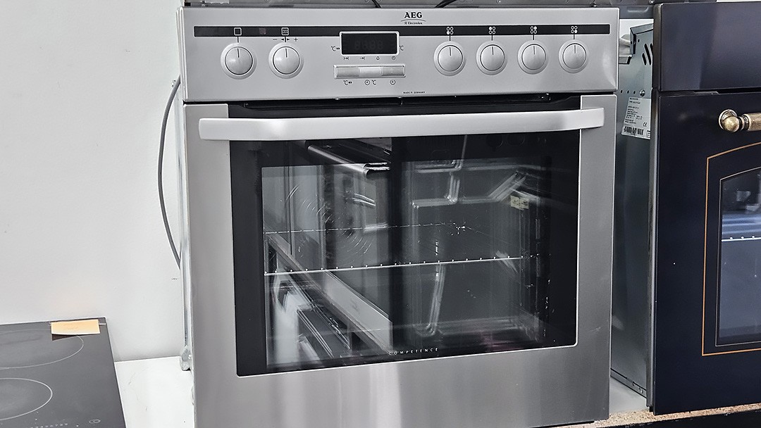 Horkovzdušná trouba se sklokeramickou deskou 77 cm - set AEG ELECTROLUX – Vestavné trouby s deskou – sety | Elektro Bazar Liberec